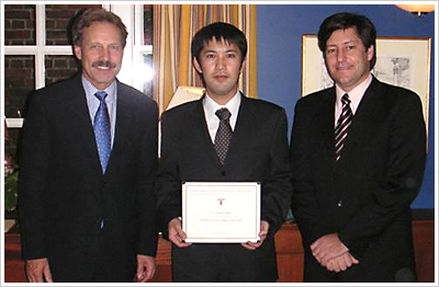 Dr.Hans-Peter Weber(教授)、Dr.German Gallucciと